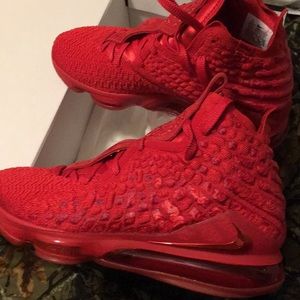 Lebron 17 all red edition